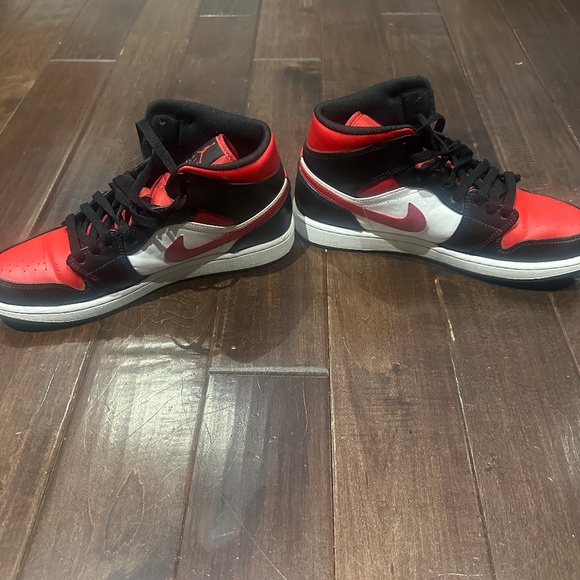 Red Black & White Mid Jordan's - Picture 2 of 5